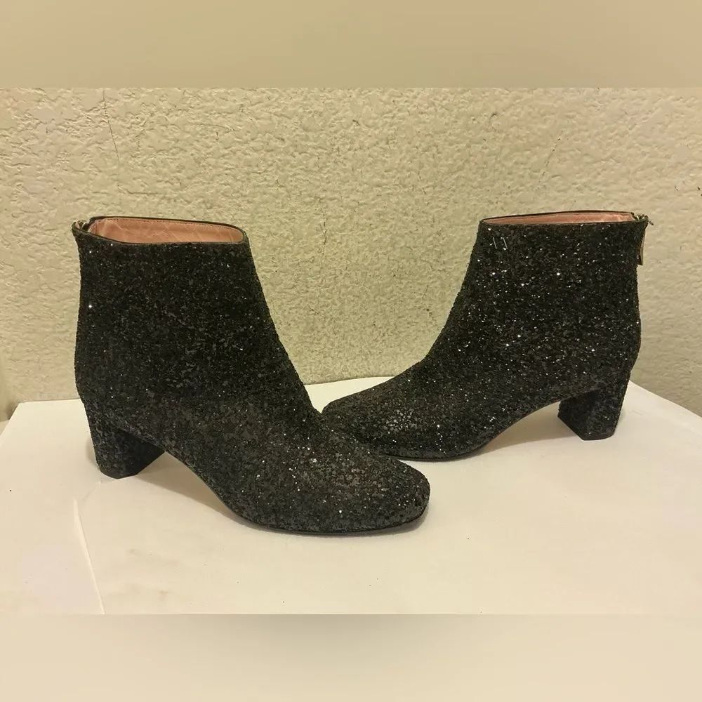 Kate Spade Women’s Black Glitter Covered  Heeled Party Boots back Zipper size 9B